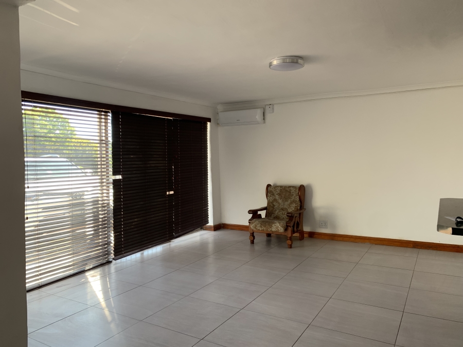 To Let 2 Bedroom Property for Rent in Protea Heights Western Cape